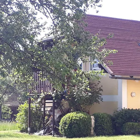 Hideaway Apartment Zell am Moos Exterior photo